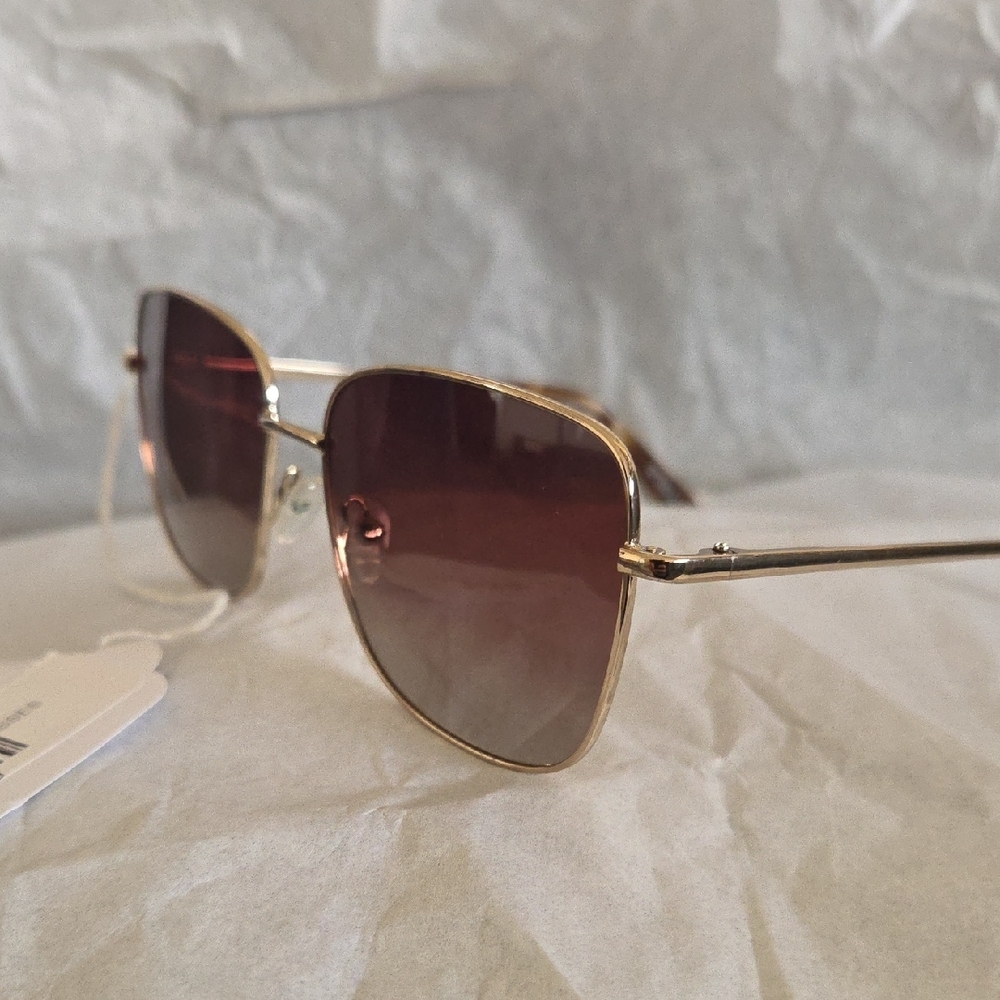 Derek Lam Sunglasses - Picture 4 of 11